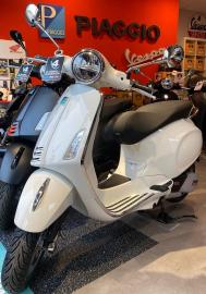 Vespa - Primavera 125 (1 di 4)