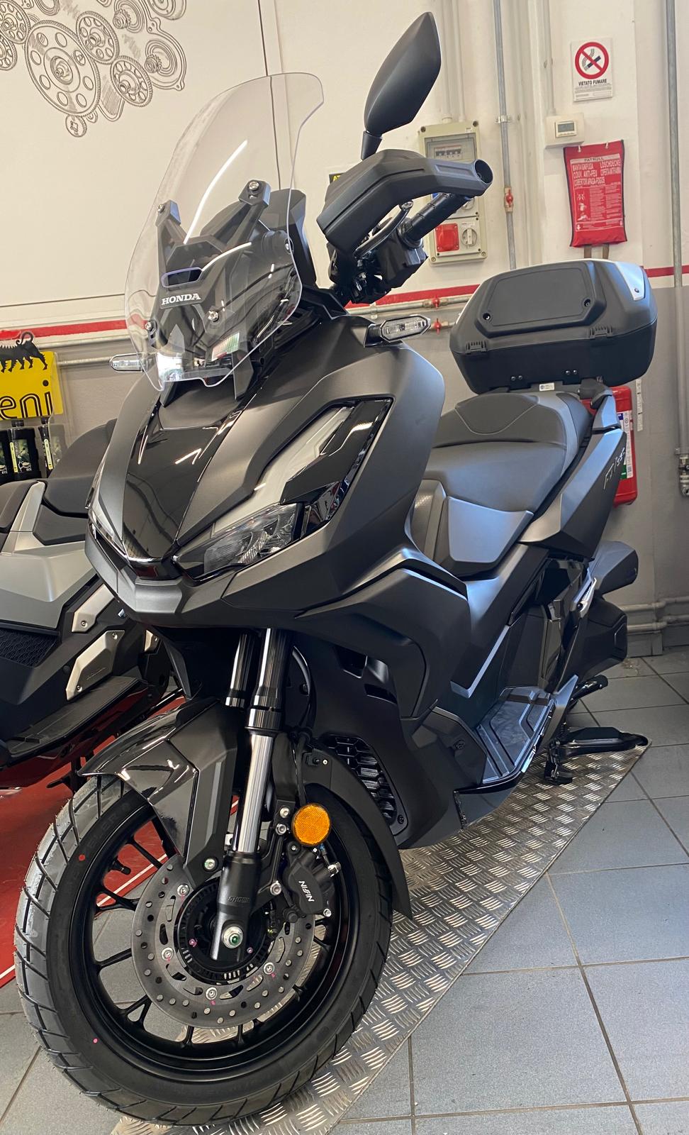 Honda - ADV 350
