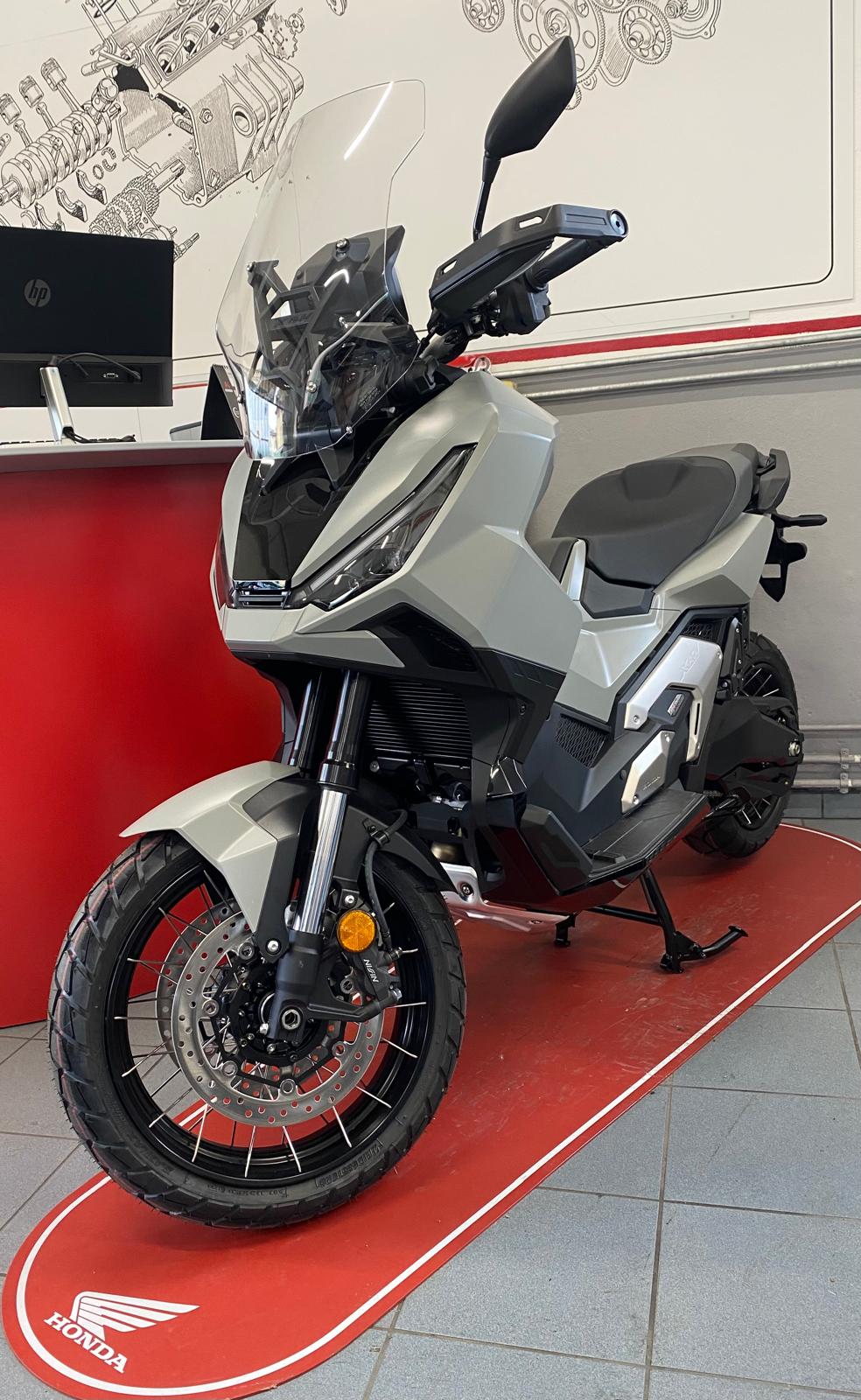 Honda - X-ADV 750 DCT