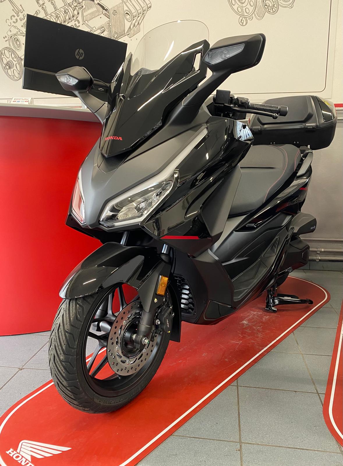 Honda Forza 350