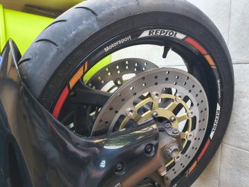 Honda - CBR 1000RR FIREBLADE (3 di 6)