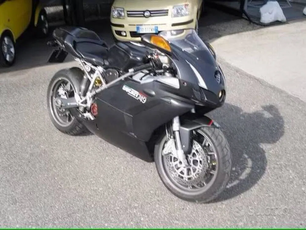 Ducati - 749 DARK Ducati - 749 DARK