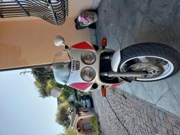 Yamaha - FZR 1000 EXUP (4 di 5)