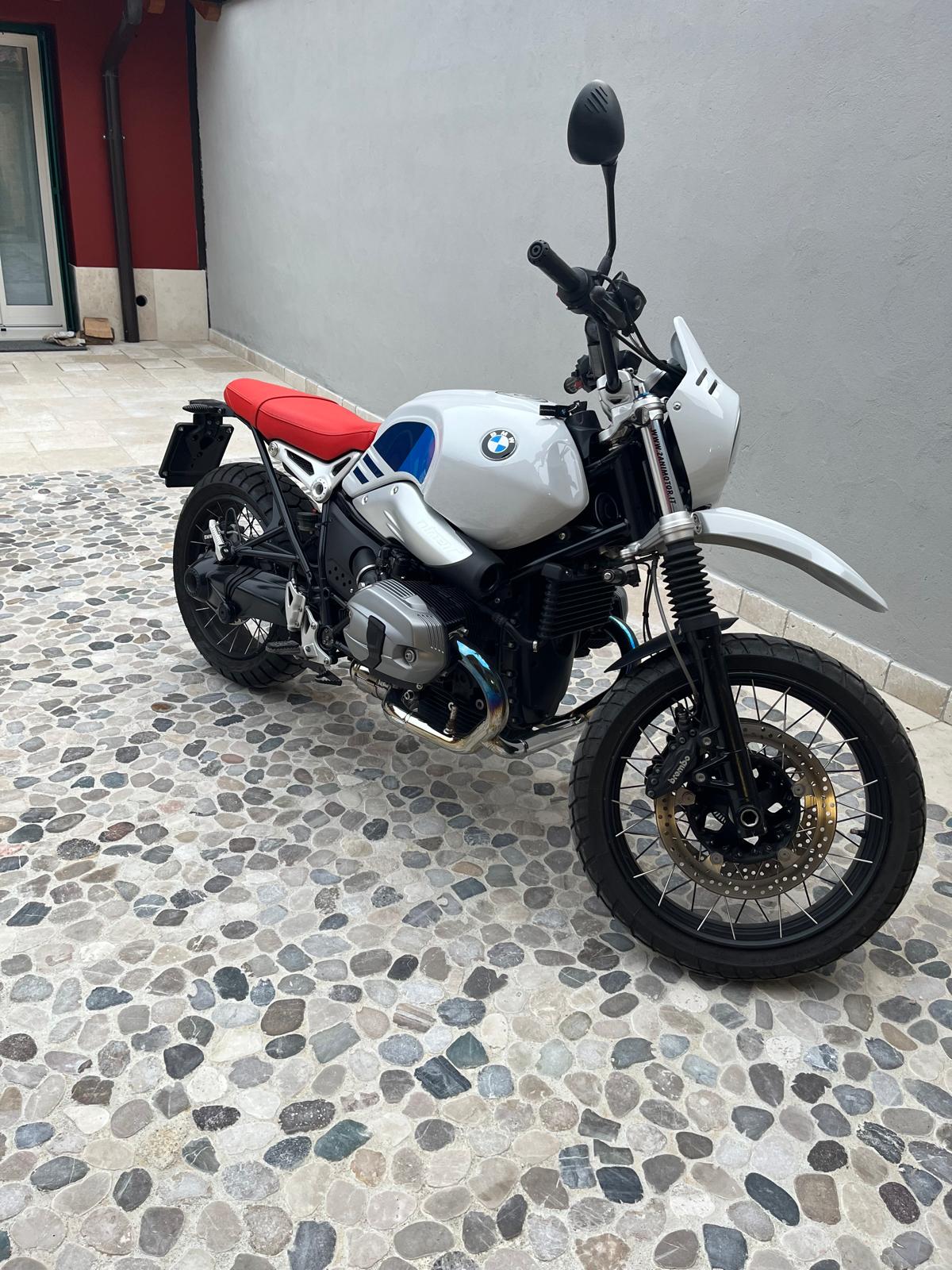 BMW - R Nine T