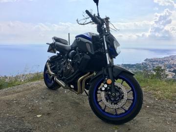 Yamaha - MT 07 (1 di 3)