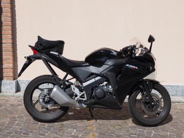 Honda - CBR 125R (3 di 8)