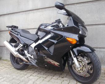Honda - VFR 800