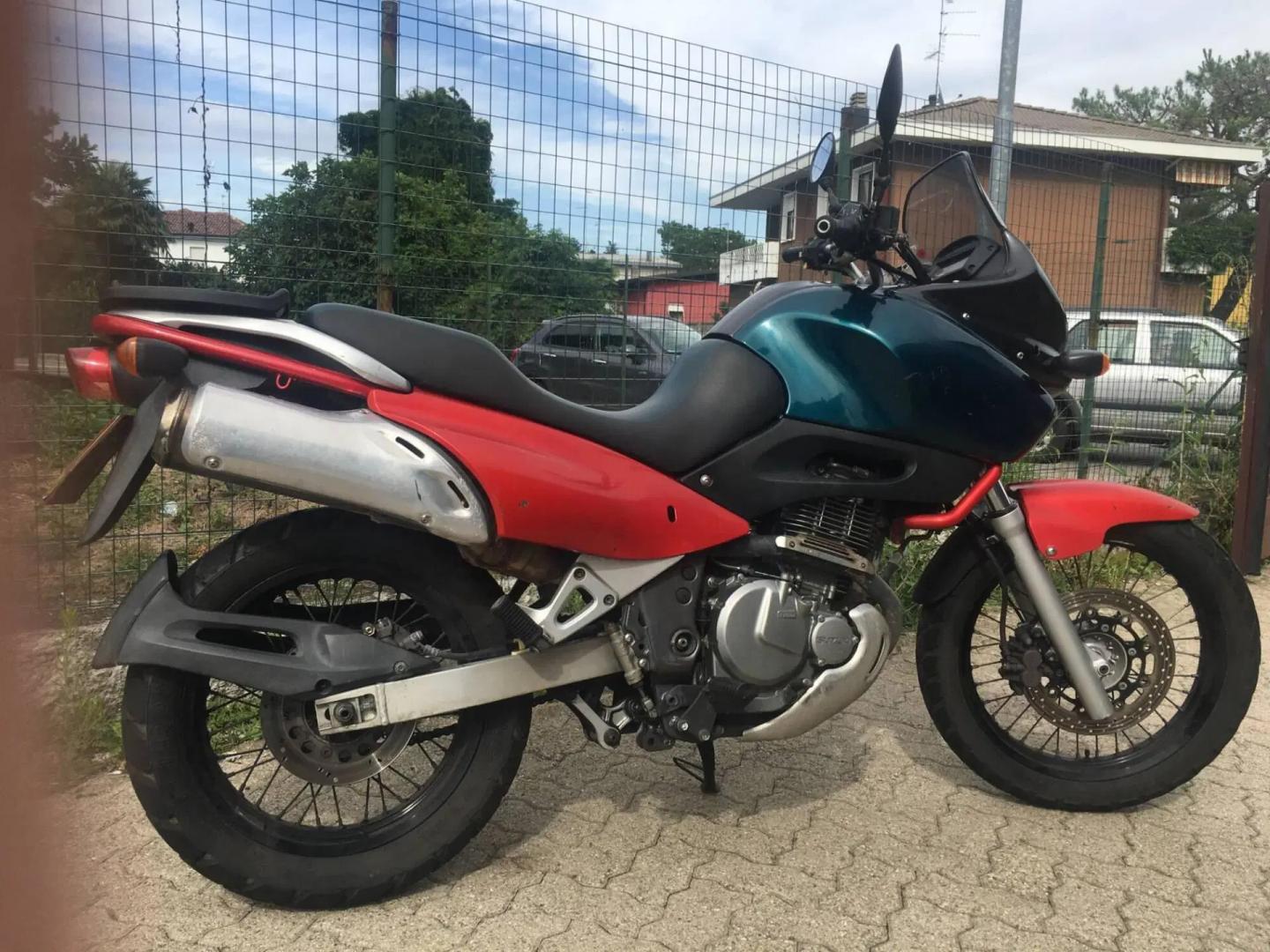 Suzuki - XF 650 FREEWIND