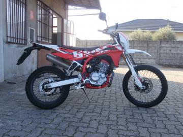 SWM - RS 125 R (3 di 4)